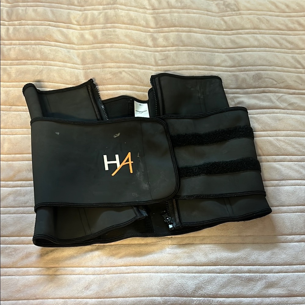 Hourglass Black Waist Trainer
